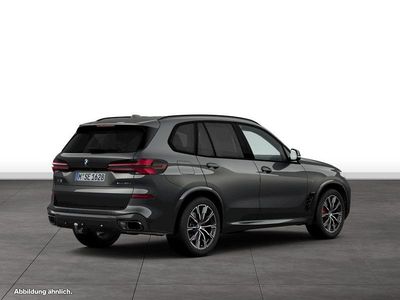 Grau Gebraucht 2025 BMW X5 M Sport SUV | 84.582 € (Teuer)