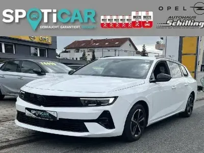 Gebraucht Opel Astra 131 PS (96 kW) 2024 Jade weiß Kleinwagen