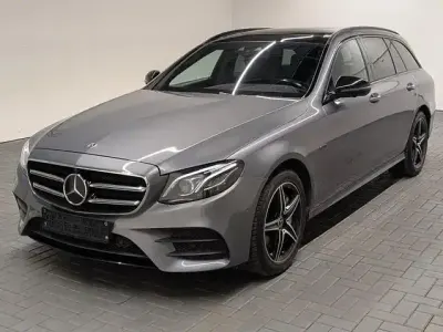 Gebraucht Mercedes E300 AMG line 306 PS (225 kW) 2019 Selenitgraumet. Limousine