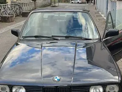 Gebraucht BMW 320 Cabriolet Performance 129 PS (94 kW) 1987 Schwarz Cabrio