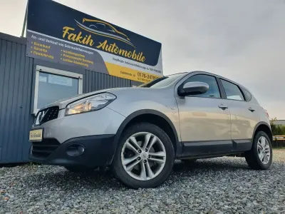 Gebraucht Nissan Qashqai Acenta 150 PS (110 kW) 2011 Silber SUV