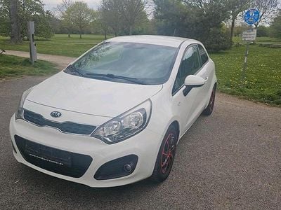Second-hand Kia Rio 85 CP (62 kW) 2014 Alb Hatchback