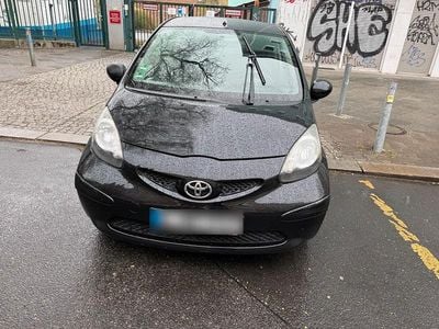 Usata Toyota Aygo 68 CV (50 kW) 2007 Nero Utilitaria