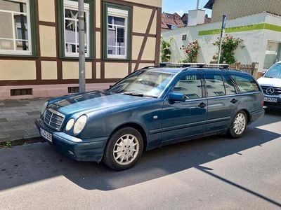 Mercedes E280