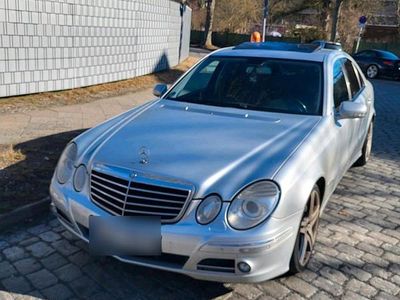 Gebraucht Mercedes E200 183 PS (134 kW) 2008 Silber Limousine