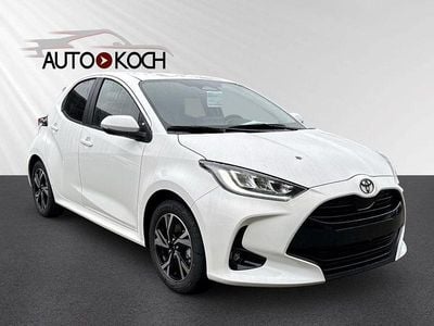 Neu Toyota Yaris Hybrid 116 PS (85 kW) 2026 Weiß Limousine