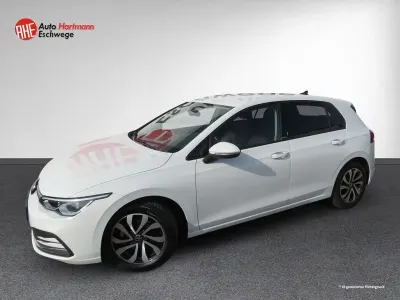 Gebraucht VW Golf VIII Active 150 PS (110 kW) 2023 Pure white Limousine