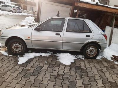 Gebraucht Ford Fiesta 60 PS (44 kW) 1995 Silber Kleinwagen