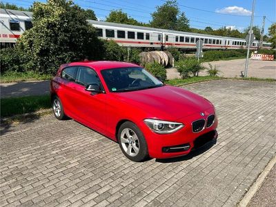 Gebraucht BMW 118 Sport Line 170 PS (125 kW) 2014 Rot Kleinwagen