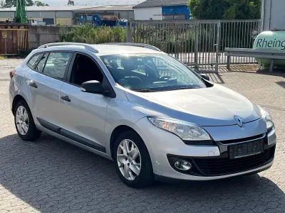 Gebraucht Renault Mégane GrandTour 101 PS (74 kW) 2013 Grau Kombi