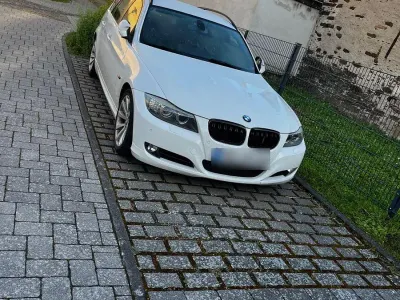 Gebraucht BMW 330 Sport Line 245 PS (180 kW) 2009 Weiß Kombi
