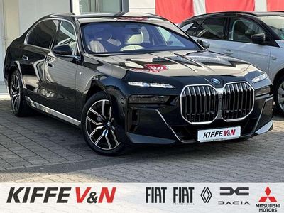 Gebraucht BMW 740 M Sport 299 PS (219 kW) 2023 Black sapphire metallic Limousine
