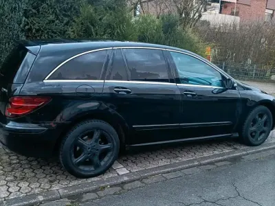 Gebraucht Mercedes R320 224 PS (164 kW) 2006 Schwarz Van / Kleinbus