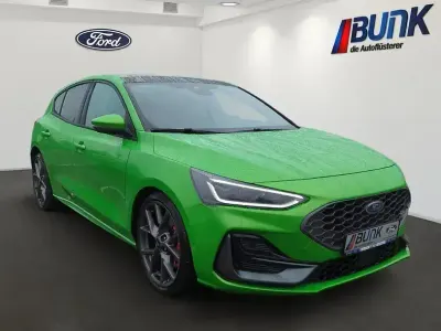 Używany Ford Focus ST 280 KM (205 kW) 2024 Zielony Sedan/Limuzyna