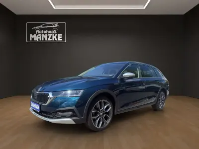 Używany Skoda Octavia Scout 4x4 200 KM (147 kW) 2021 Niebieski Kombi