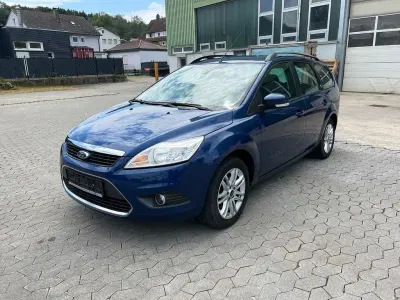Gebraucht Ford Focus Ghia 116 PS (85 kW) 2009 Blau Limousine