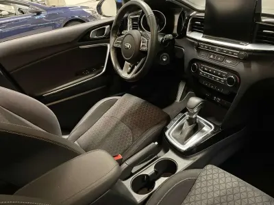 Gebraucht Kia Ceed Vision 140 PS (102 kW) 2020 Blau Kleinwagen