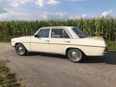 Gebraucht Mercedes 230 120 PS (88 kW) 1975 Weiß Limousine