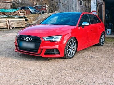 Second-hand Audi S3 Sport 310 CP (228 kW) 2018 Roșu Berlinǎ