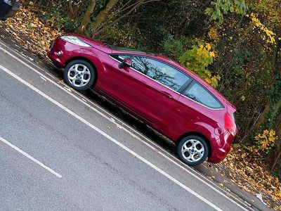 Usata Ford Fiesta 82 CV (60 kW) 2009 Viola Utilitaria