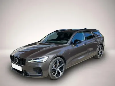 Gebraucht Volvo V60 Plus 455 PS (334 kW) 2023 Manufacturer Kombi