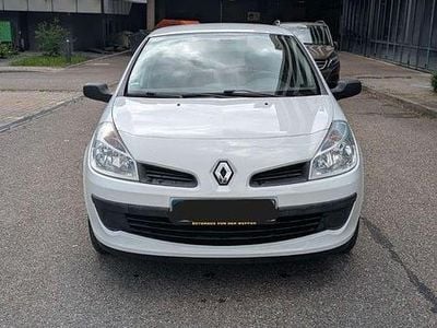 Gebraucht Renault Clio II Expression 75 PS (55 kW) 2008 Weiß Kleinwagen