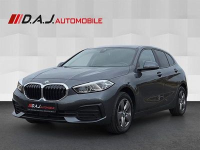 Grau Gebraucht 2021 BMW 118 Advantage Kleinwagen | 16.950 € (Fairer Preis)