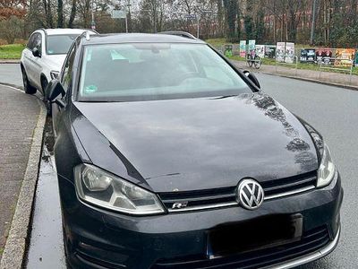 Gebraucht VW Golf VII LOUNGE 110 PS (80 kW) 2016 Schwarz Kombi