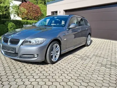 Gebraucht BMW 320 184 PS (135 kW) 2012 Grau Kombi