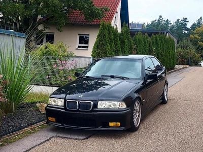 BMW 323 Compact