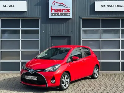 Gebraucht Toyota Yaris Hybrid Edition-S 75 PS (55 kW) 2016 Rot Kleinwagen