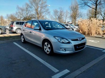 Gebraucht Hyundai i30 105 PS (77 kW) 2009 Silber Limousine