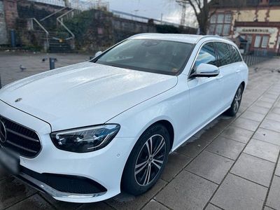 Gebraucht Mercedes E220 2023 Weiß Kombi