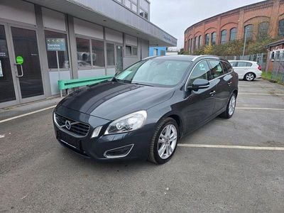 Gebraucht Volvo V60 Summum 205 PS (150 kW) 2011 Grau Kombi