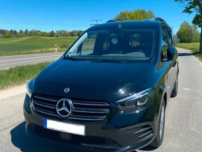 Gebraucht Mercedes T180 Edition 131 PS (96 kW) 2025 Schwarz Van / Kleinbus