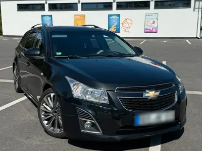 Usado Chevrolet Cruze 140 HP (102 kW) 2012 Preto Carrinha