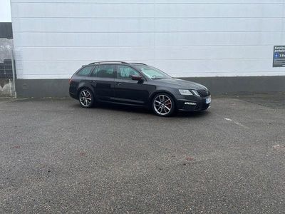 Schwarz Gebraucht 2018 Skoda Octavia RS Kombi | 15.990 € (Fairer Preis)