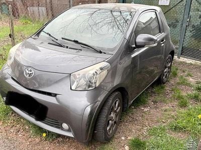 Usata Toyota iQ 98 CV (72 kW) 2010 Grigio Utilitaria