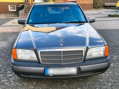 Gebraucht Mercedes C180 122 PS (89 kW) 1995 Andere farben Limousine