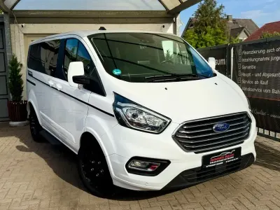 Gebraucht Ford Tourneo Custom Titanium 185 PS (136 kW) 2021 Weiß Van