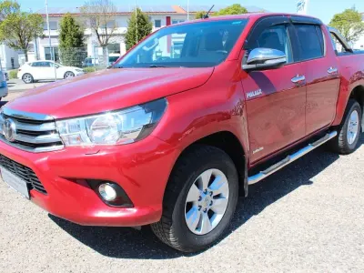 Gebraucht Toyota HiLux Comfort 150 PS (110 kW) 2017 Rot Pickup
