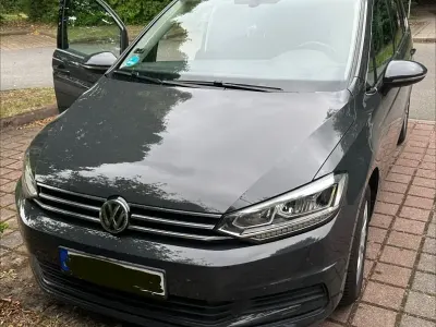 Gebraucht VW Touran Highline 150 PS (110 kW) 2019 Grau Van / Kleinbus