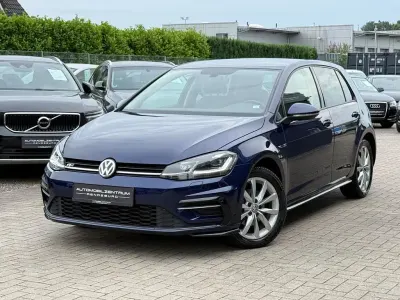 Gebraucht VW Golf VII Highline 150 PS (110 kW) 2019 Blau Limousine