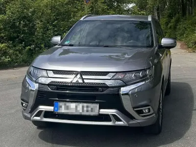 Gebraucht Mitsubishi Outlander P-HEV Diamant Edition 224 PS (164 kW) 2019 Grau SUV