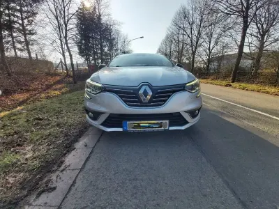 Gebraucht Renault Mégane LIMITED 140 PS (102 kW) 2020 Silber Limousine