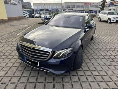 Gebraucht Mercedes E220 194 PS (142 kW) 2019 Blau Limousine