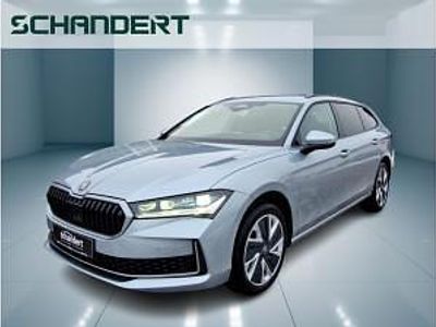 Neu Skoda Superb Selection 150 PS (110 kW) 2026 Silber (pebble silber metallic (silber)) Kombi