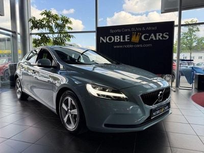 Second-hand Volvo V40 Kinetic 122 CP (89 kW) 2018 Albastru Berlinǎ