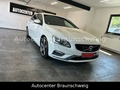 Gebraucht Volvo V60 R-Design Momentum 224 PS (164 kW) 2017 Weiß Kombi
