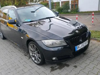 Gebraucht BMW 320 184 PS (135 kW) 2010 Schwarz Kombi